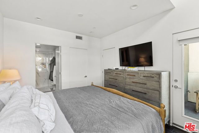 8408 Blackburn Avenue, Los Angeles, CA 90048