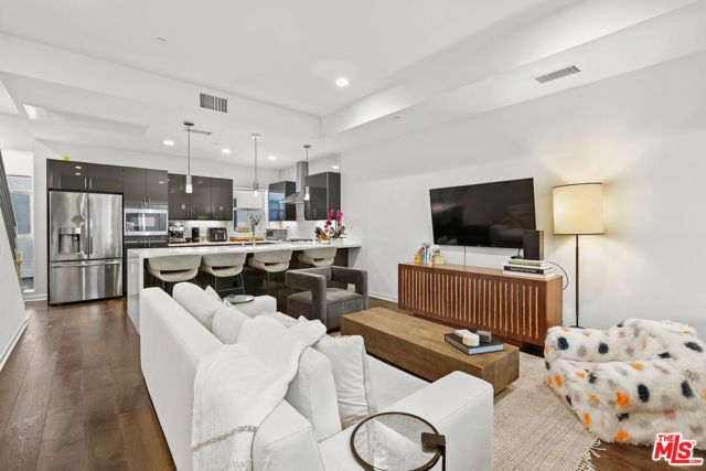 8408 Blackburn Avenue, Los Angeles, CA 90048