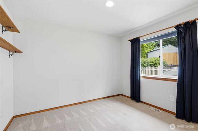 1392 Turquoise Court NE, Poulsbo, WA 98370