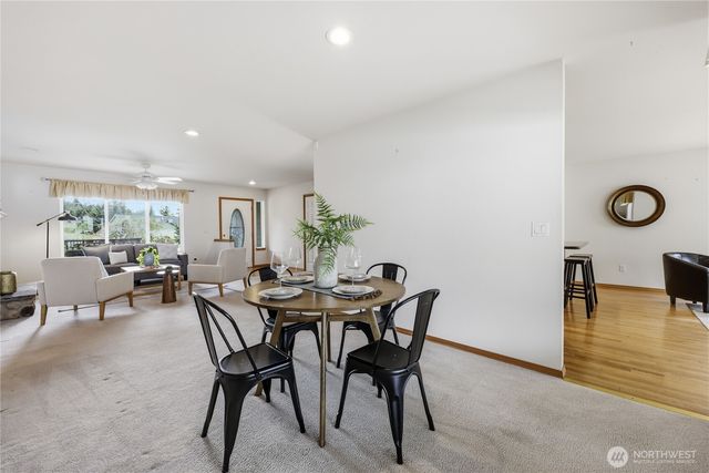1392 Turquoise Court NE, Poulsbo, WA 98370