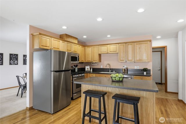 1392 Turquoise Court NE, Poulsbo, WA 98370