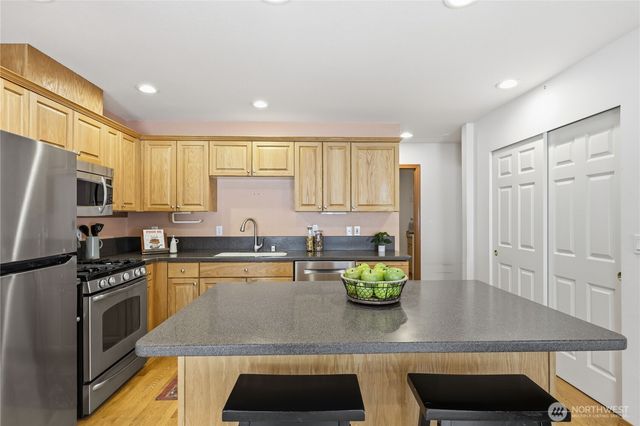 1392 Turquoise Court NE, Poulsbo, WA 98370