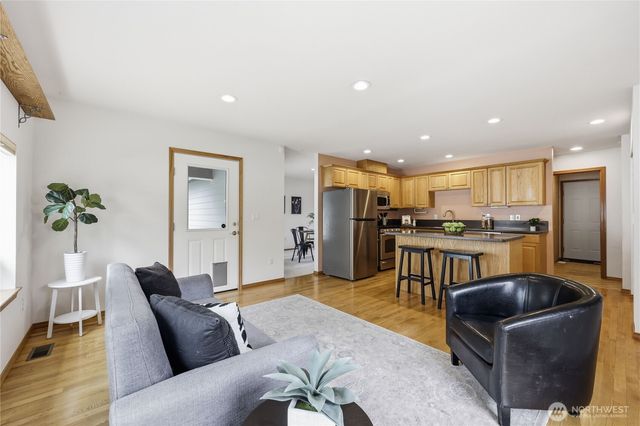 1392 Turquoise Court NE, Poulsbo, WA 98370