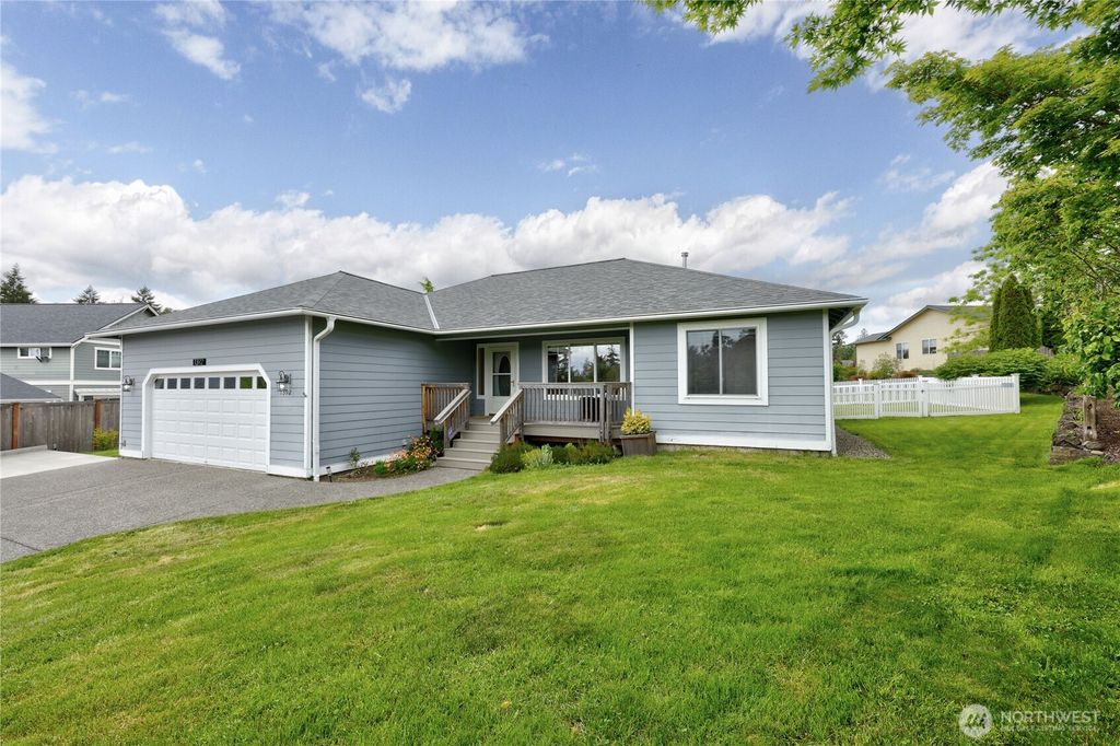 1392 Turquoise Court NE, Poulsbo, WA 98370