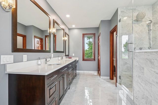 14165 Lindsay DRIVE, Brookfield, WI 53005