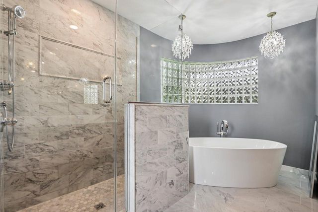 14165 Lindsay DRIVE, Brookfield, WI 53005