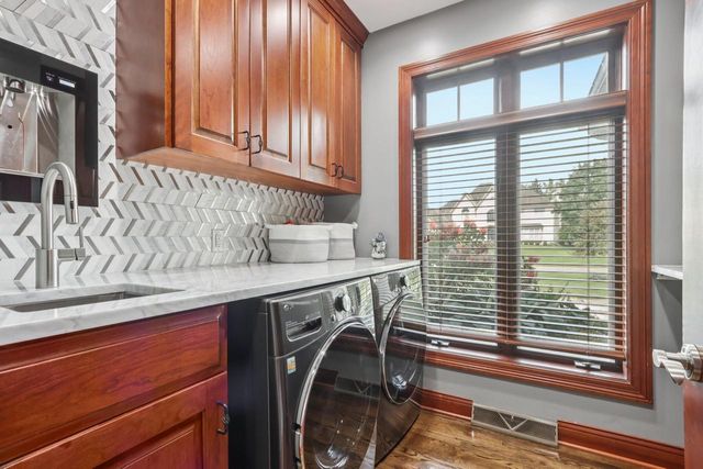 14165 Lindsay DRIVE, Brookfield, WI 53005