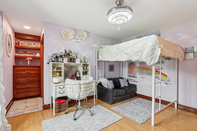 14165 Lindsay DRIVE, Brookfield, WI 53005