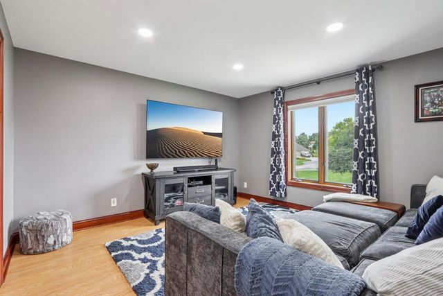 14165 Lindsay DRIVE, Brookfield, WI 53005