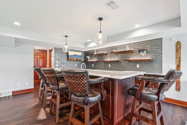 14165 Lindsay DRIVE, Brookfield, WI 53005