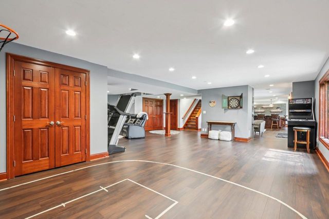 14165 Lindsay DRIVE, Brookfield, WI 53005