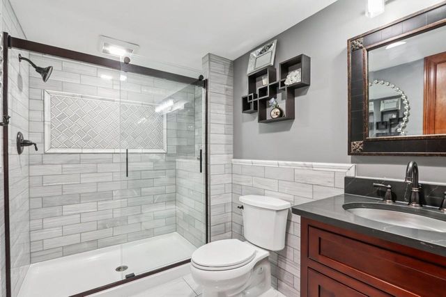 14165 Lindsay DRIVE, Brookfield, WI 53005