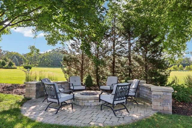 14165 Lindsay DRIVE, Brookfield, WI 53005