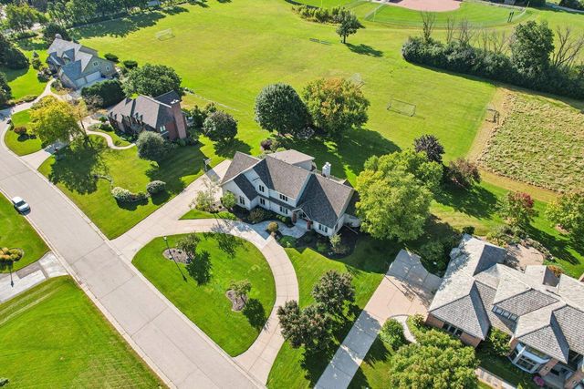 14165 Lindsay DRIVE, Brookfield, WI 53005