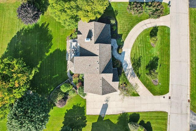 14165 Lindsay DRIVE, Brookfield, WI 53005