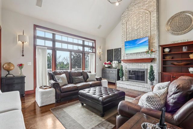 14165 Lindsay DRIVE, Brookfield, WI 53005