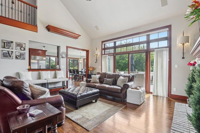 14165 Lindsay DRIVE, Brookfield, WI 53005