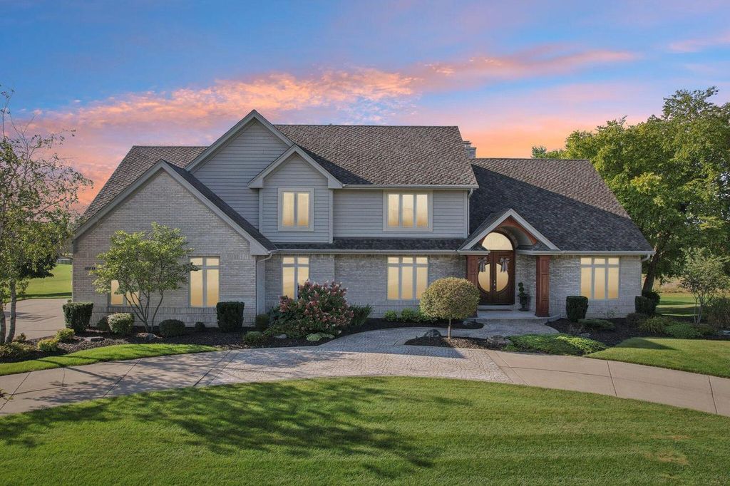 14165 Lindsay DRIVE, Brookfield, WI 53005