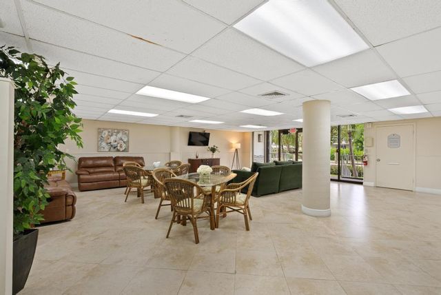 3210 SE 10th Street 4a, Pompano Beach, FL 33062
