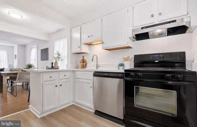 7 LODGE RD, Catonsville, MD 21228