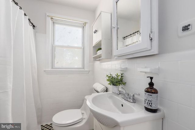 7 LODGE RD, Catonsville, MD 21228