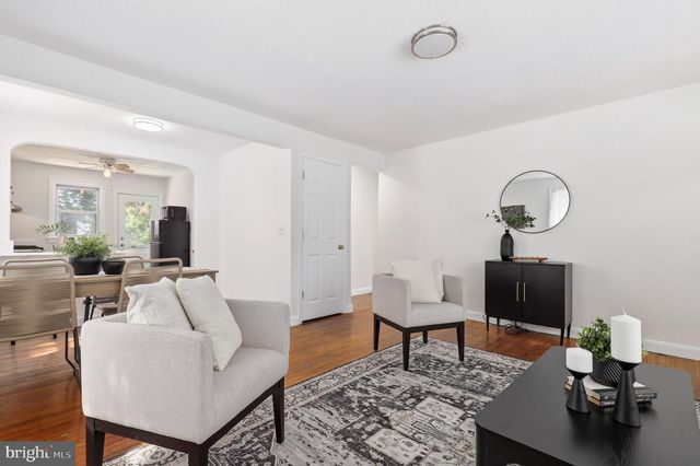 7 LODGE RD, Catonsville, MD 21228