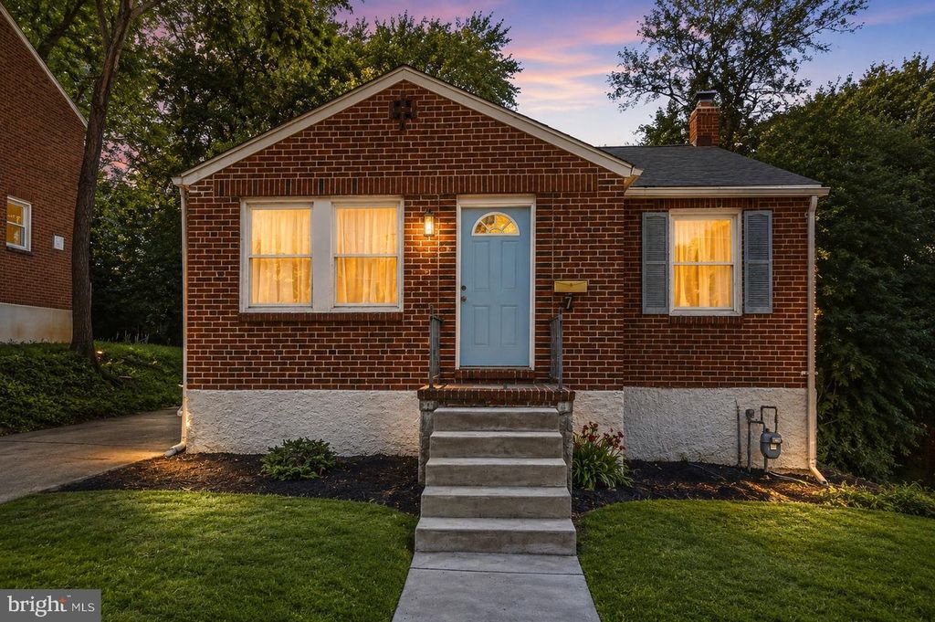 7 LODGE RD, Catonsville, MD 21228