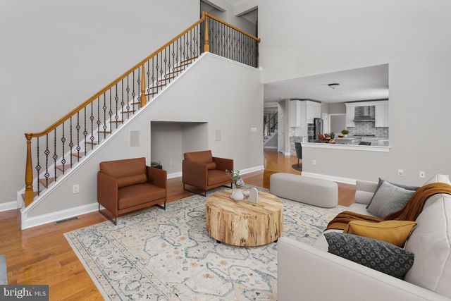 2 THORN LN, Chesterfield, NJ 08515