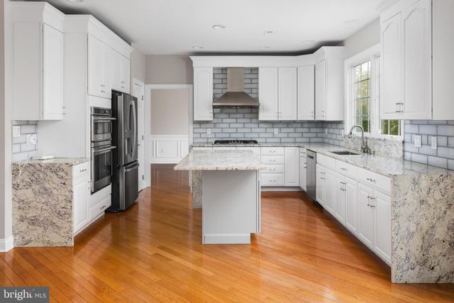 2 THORN LN, Chesterfield, NJ 08515