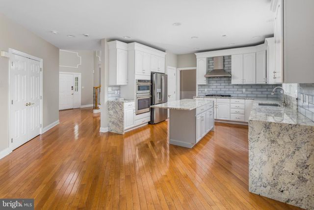 2 THORN LN, Chesterfield, NJ 08515