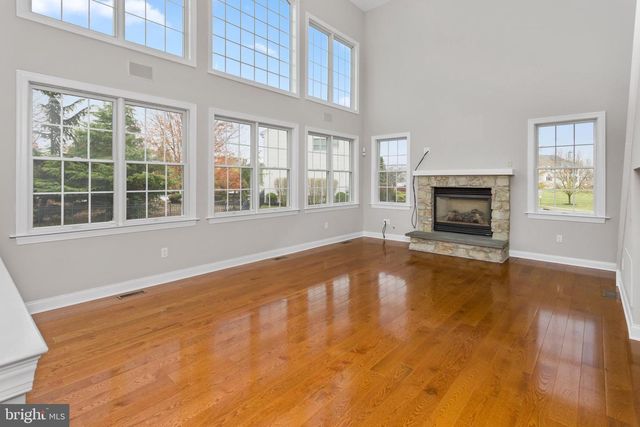 2 THORN LN, Chesterfield, NJ 08515