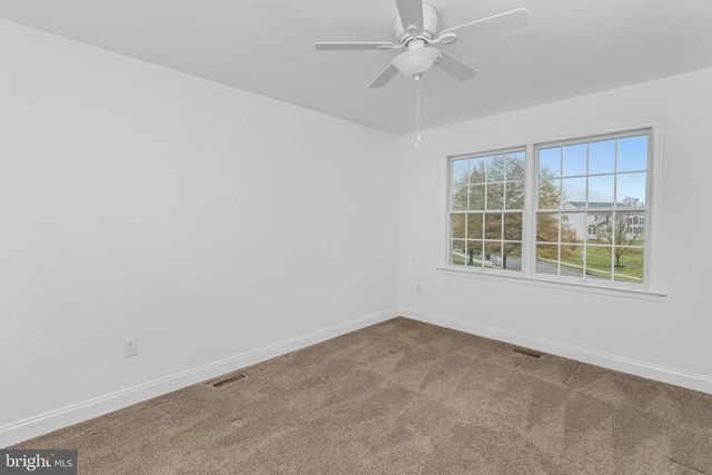 2 THORN LN, Chesterfield, NJ 08515