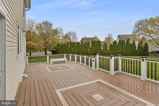 2 THORN LN, Chesterfield, NJ 08515