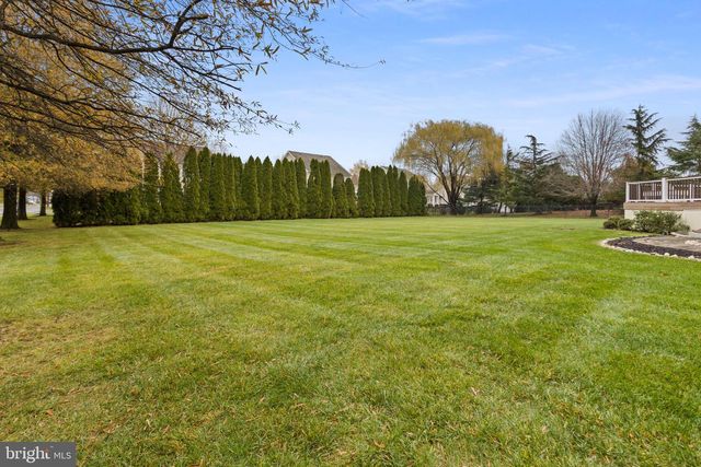 2 THORN LN, Chesterfield, NJ 08515