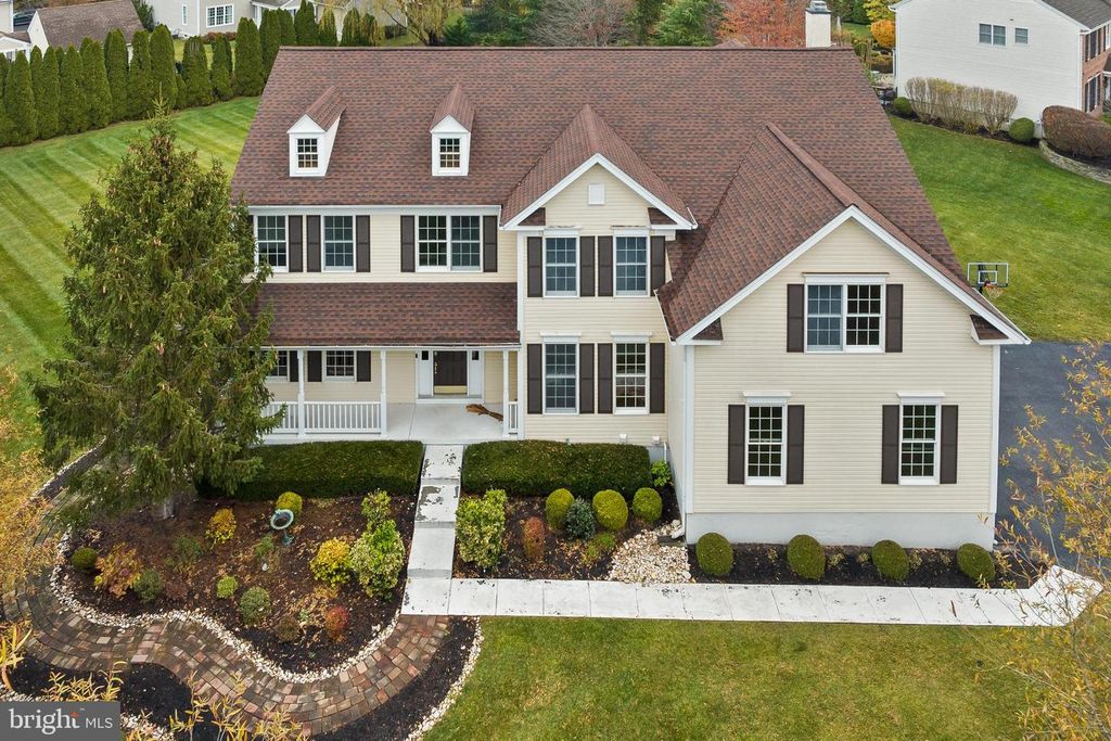 2 THORN LN, Chesterfield, NJ 08515