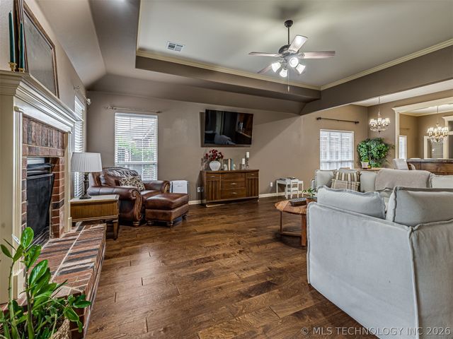 11813 S Tamarack Court, Jenks, OK 74037