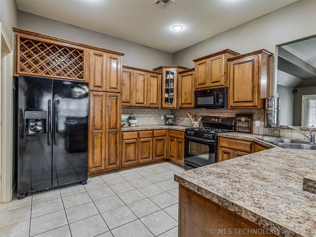 11813 S Tamarack Court, Jenks, OK 74037