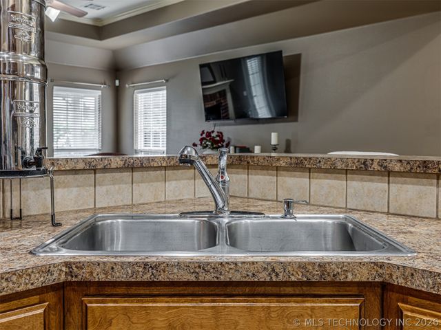 11813 S Tamarack Court, Jenks, OK 74037