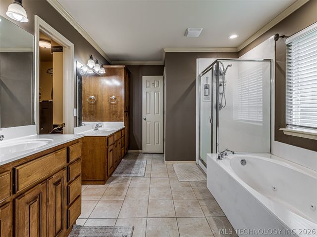 11813 S Tamarack Court, Jenks, OK 74037