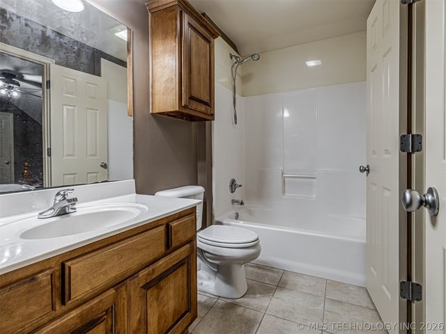 11813 S Tamarack Court, Jenks, OK 74037
