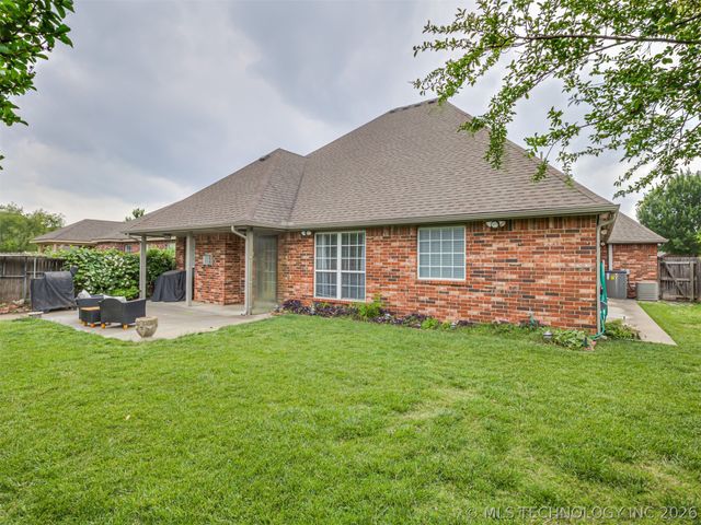 11813 S Tamarack Court, Jenks, OK 74037