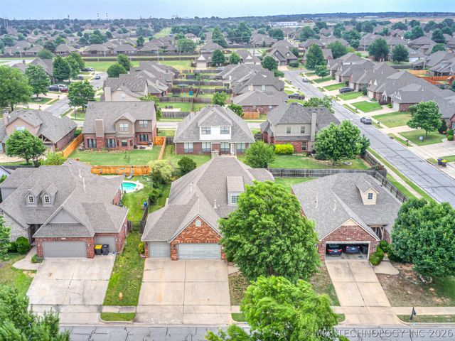 11813 S Tamarack Court, Jenks, OK 74037