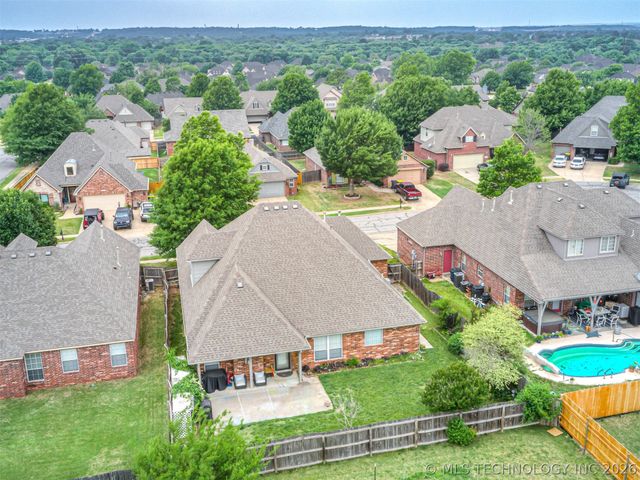 11813 S Tamarack Court, Jenks, OK 74037