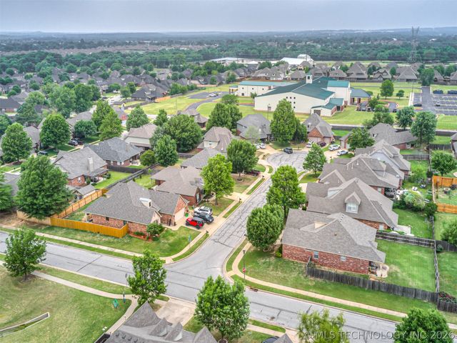 11813 S Tamarack Court, Jenks, OK 74037