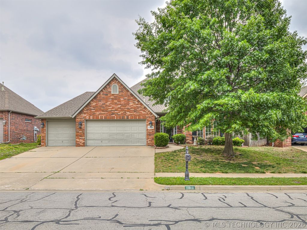 11813 S Tamarack Court, Jenks, OK 74037