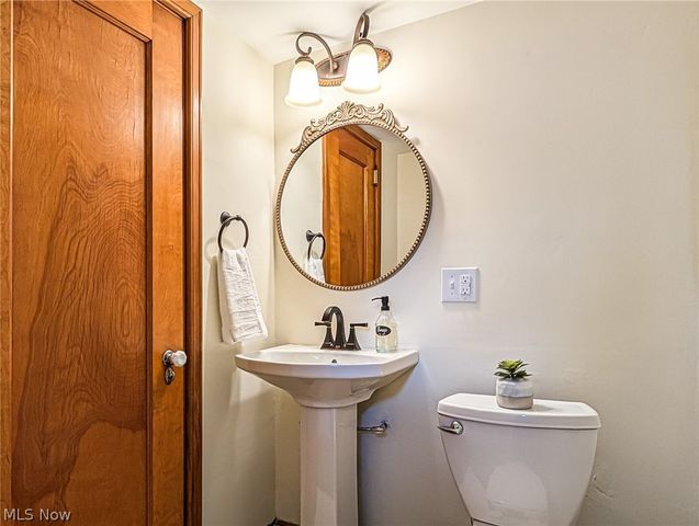 931 Amelia Avenue, Akron, OH 44302