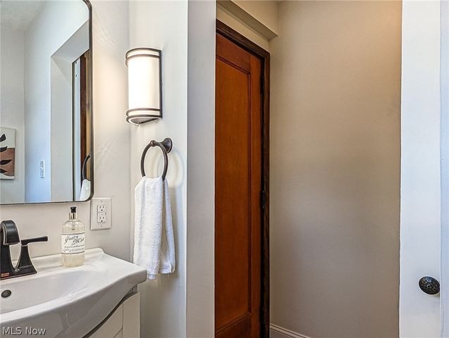 931 Amelia Avenue, Akron, OH 44302