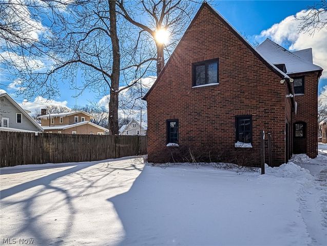 931 Amelia Avenue, Akron, OH 44302