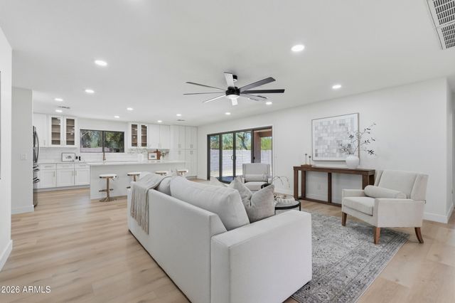 3034 W OBERLIN Way, Phoenix, AZ 85083