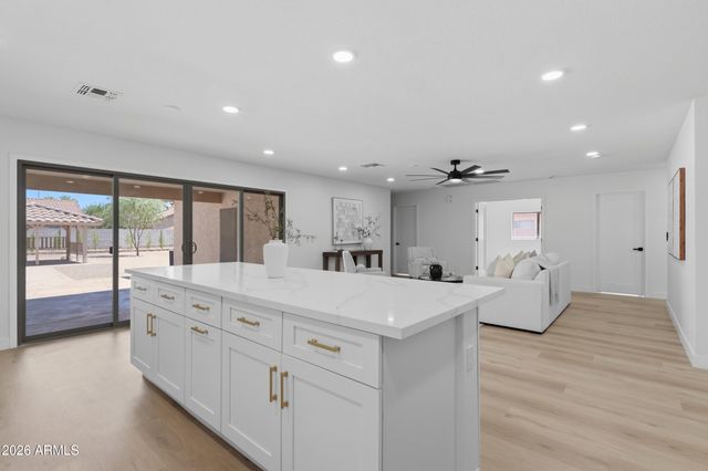 3034 W OBERLIN Way, Phoenix, AZ 85083